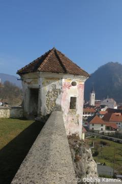 Obnovljena oba grajska stolpiča na Zapricah (9)